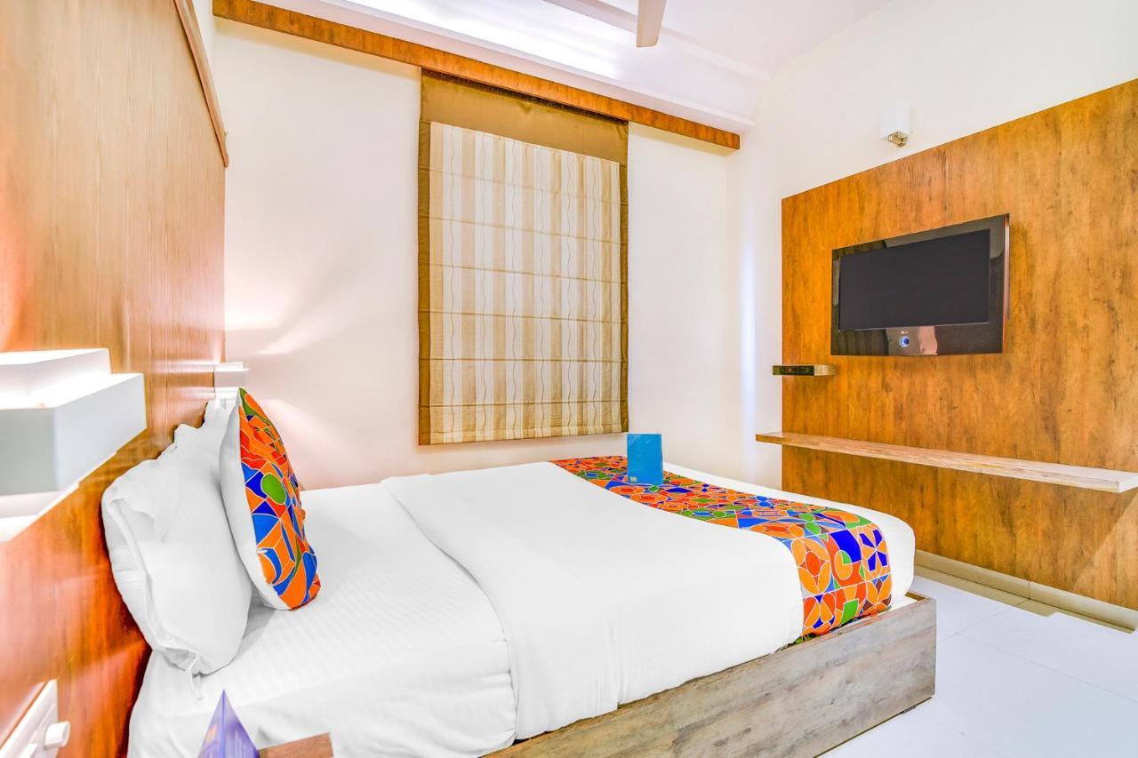 Fabhotel Arastu Nampally Хидерабад Екстериор снимка